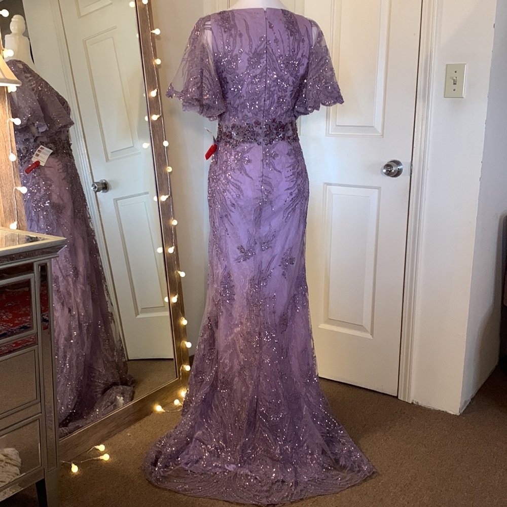 MAC DUGGAL
Vintage Flutter Sleeve Evening Gown - Picture 12 of 17